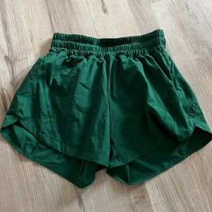 Lululemon Hotty Hot high rise shorts size 6